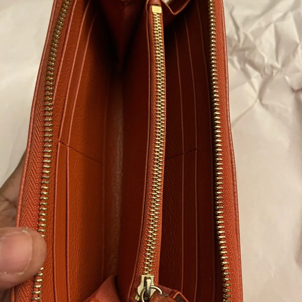 Ferragamo 22C843 Women's Long Wallet Gancho City Red Salvatore Ferragamo, red